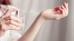 Assim, o perfume vai durar muito mais tempo na pele — um truque simples de um perfumista