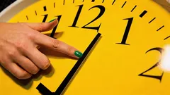 Mudança para a hora de verão em 2026: quando é que os relógios voltam a ser adiantados?