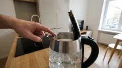 Por que não se deve ferver água duas vezes: as consequências de que não se fala