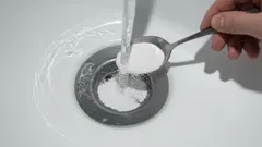 Adicione um ingrediente ao bicarbonato: o entupimento desaparece em 10 minutos