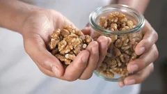 Porque deve lavar os frutos secos antes de os comer: um passo que muitos ignoram