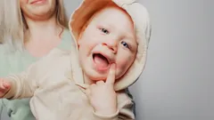 O segredo do riso infantil: porque é que os bebés se riem antes de começarem a falar?